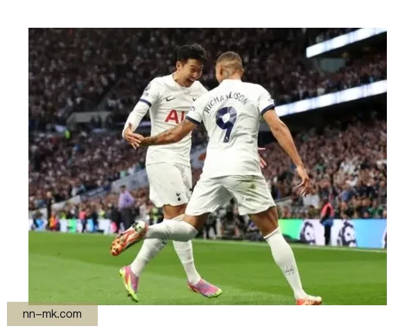 孙兴慜热刺对阵阿森纳比赛后真诚安慰受伤对手展现体育精神